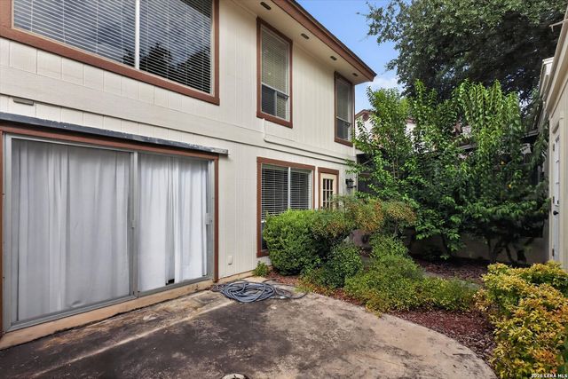 11303 Vance Jackson Rd Apt B3, San Antonio, TX 78230