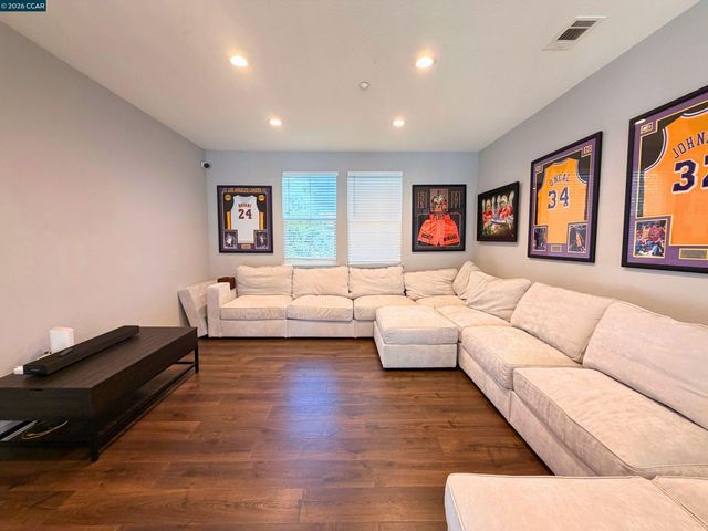 49 Nettle Ct, Oakley, CA 94561