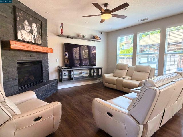49 Nettle Ct, Oakley, CA 94561