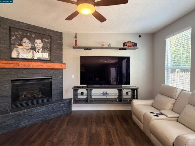 49 Nettle Ct, Oakley, CA 94561