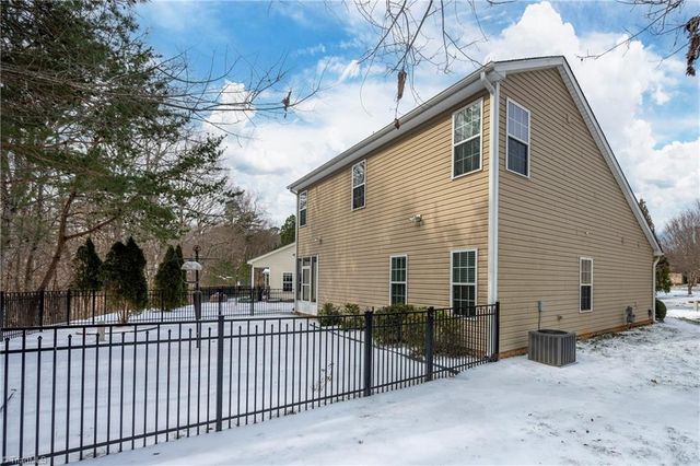 7036 Woodside Forest Circle, Lewisville, NC 27023