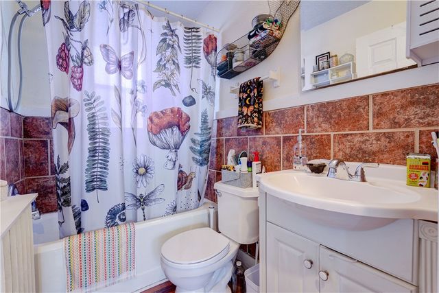 122 Clearview Rd, Greece, NY 14616