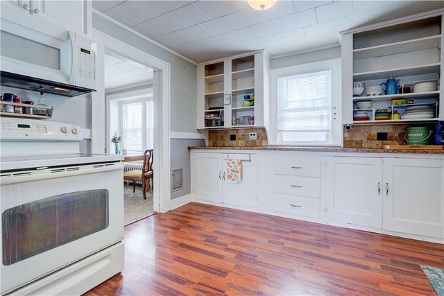 122 Clearview Rd, Greece, NY 14616