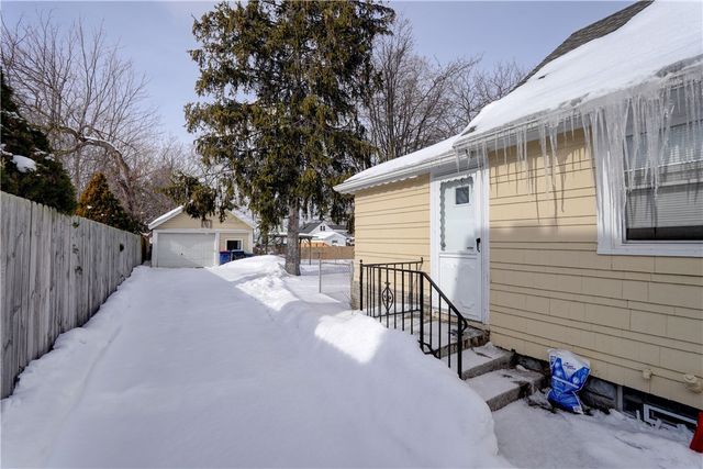 122 Clearview Rd, Greece, NY 14616