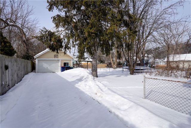 122 Clearview Rd, Greece, NY 14616