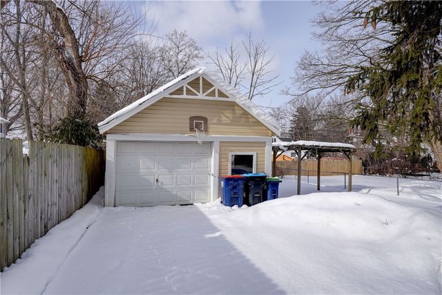 122 Clearview Rd, Greece, NY 14616