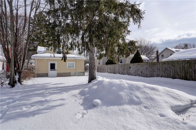 122 Clearview Rd, Greece, NY 14616