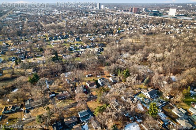 000 Westwood, Troy, MI 48083