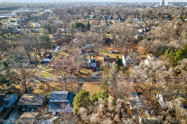 000 Westwood, Troy, MI 48083