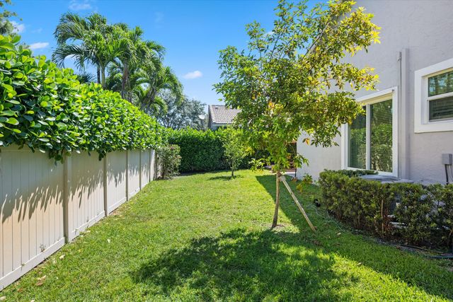 1110 Aviary Road, Wellington, FL 33414