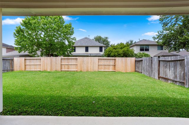 1055 Brigid Court, Dickinson, TX 77539