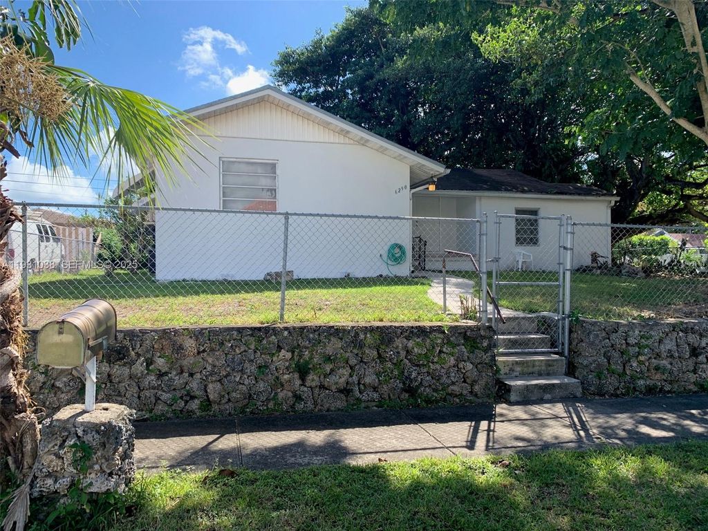 6290 SW 39th St 0, Miami, FL 33155