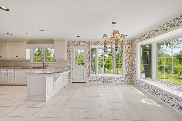 5022 Broadlawn Drive SE, Cedar Rapids, IA 52403