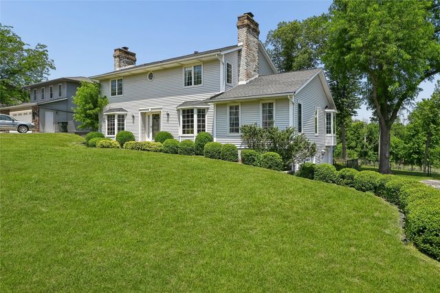 5022 Broadlawn Drive SE, Cedar Rapids, IA 52403