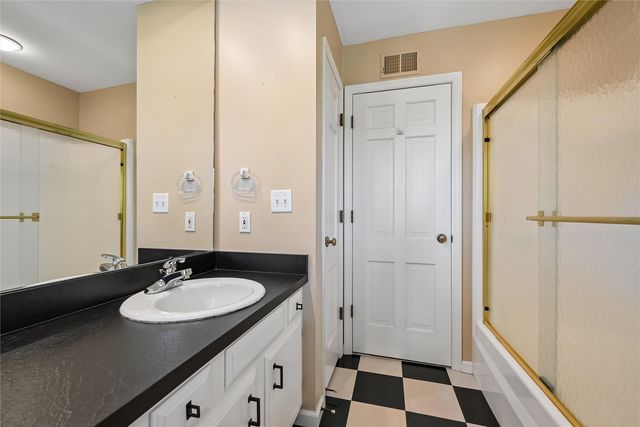 5022 Broadlawn Drive SE, Cedar Rapids, IA 52403