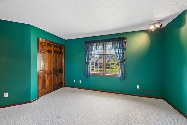 5022 Broadlawn Drive SE, Cedar Rapids, IA 52403