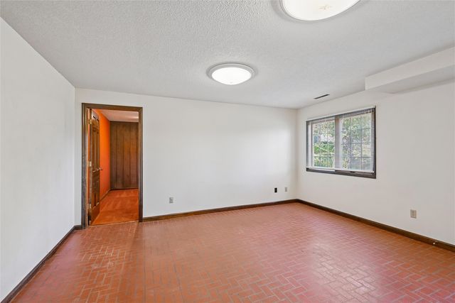 5022 Broadlawn Drive SE, Cedar Rapids, IA 52403