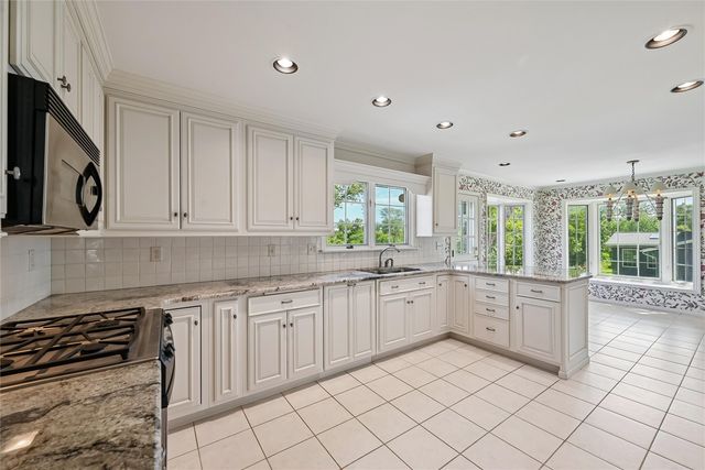 5022 Broadlawn Drive SE, Cedar Rapids, IA 52403