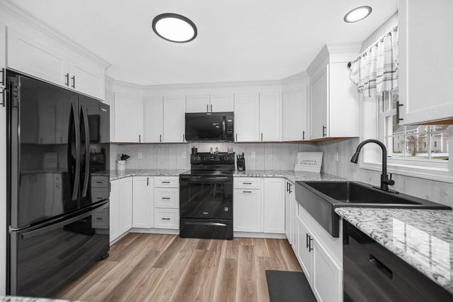 61 Barbara Lane, Hudson, NH 03051