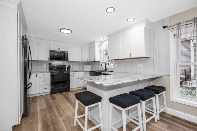 61 Barbara Lane, Hudson, NH 03051