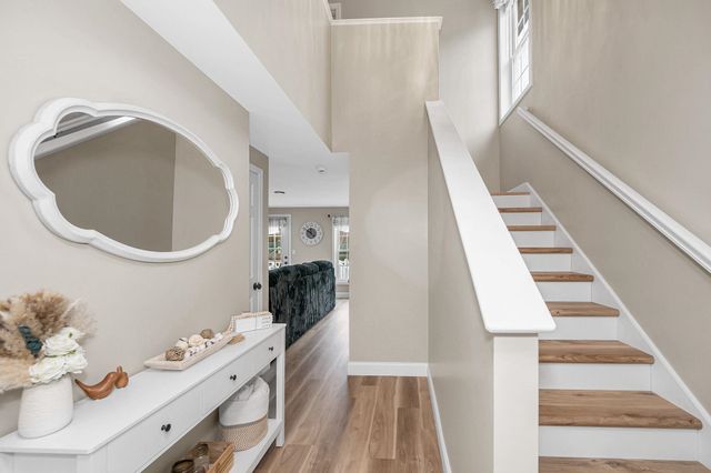 61 Barbara Lane, Hudson, NH 03051