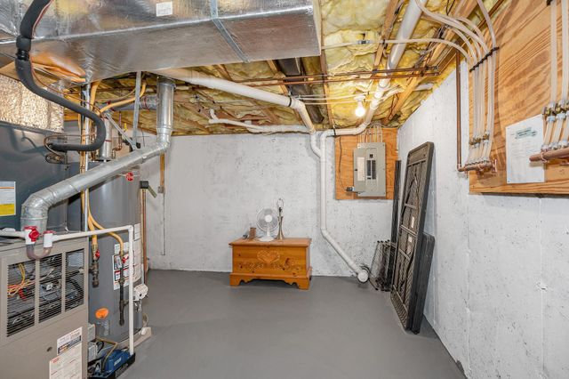 61 Barbara Lane, Hudson, NH 03051