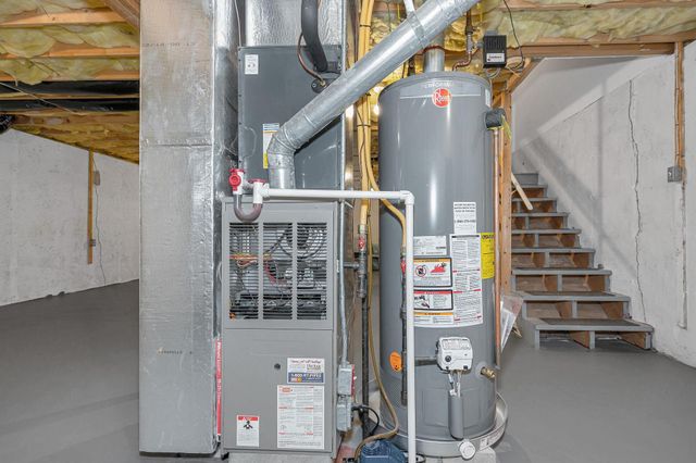 61 Barbara Lane, Hudson, NH 03051