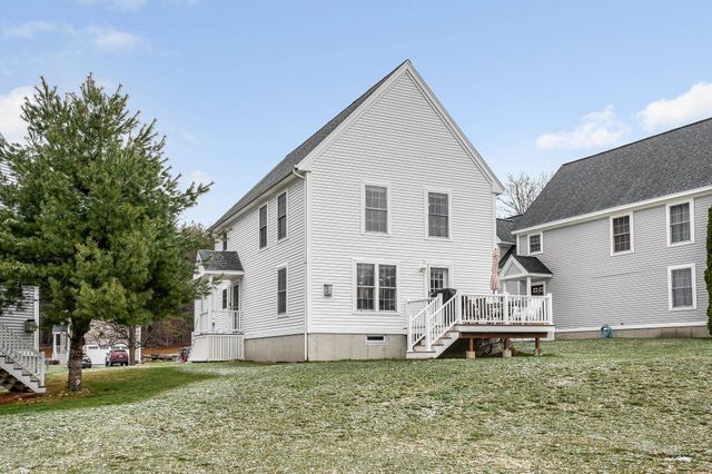 61 Barbara Lane, Hudson, NH 03051