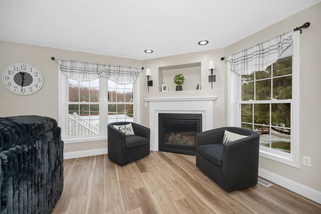 61 Barbara Lane, Hudson, NH 03051