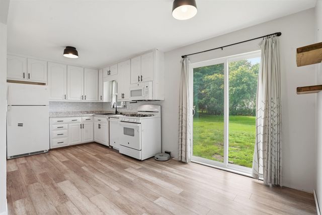 322 Crestridge Drive, Waterloo, IA 50702