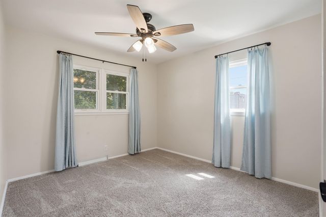 322 Crestridge Drive, Waterloo, IA 50702