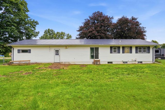 322 Crestridge Drive, Waterloo, IA 50702