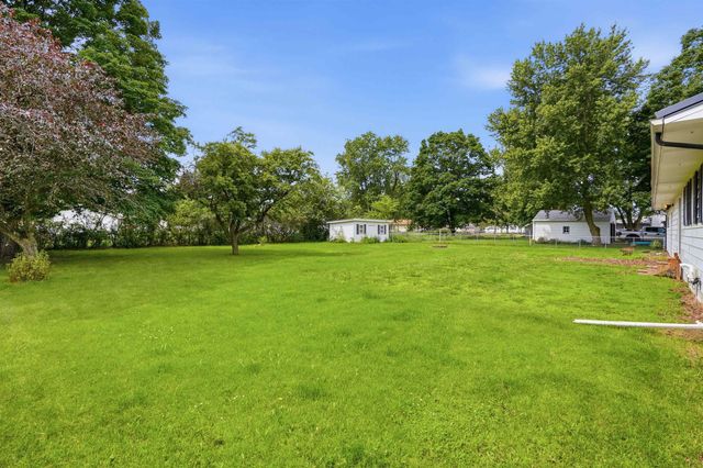 322 Crestridge Drive, Waterloo, IA 50702