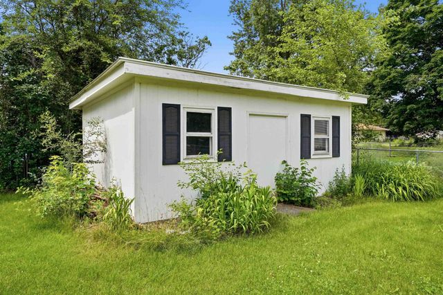 322 Crestridge Drive, Waterloo, IA 50702