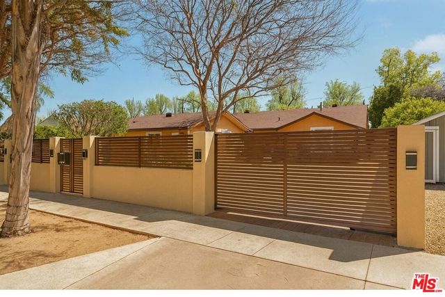 5240 Buffalo, Sherman Oaks, CA 91401