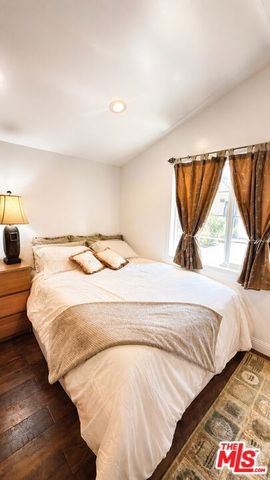 5240 Buffalo, Sherman Oaks, CA 91401