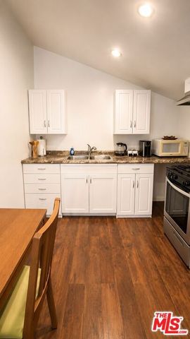 5240 Buffalo, Sherman Oaks, CA 91401