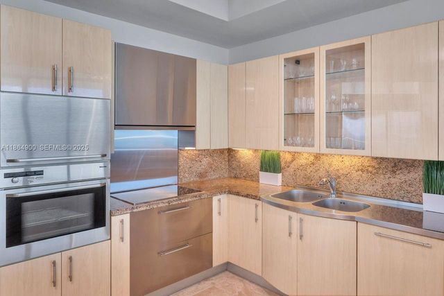 100 S Pointe Drive 2208, Miami Beach, FL 33139