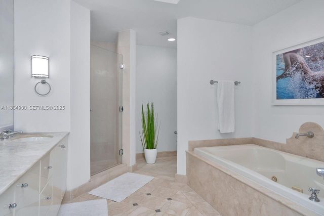 100 S Pointe Drive 2208, Miami Beach, FL 33139