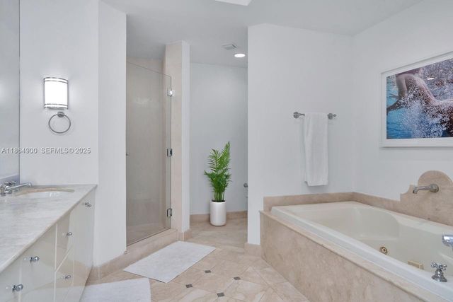 100 S Pointe Drive 2208, Miami Beach, FL 33139