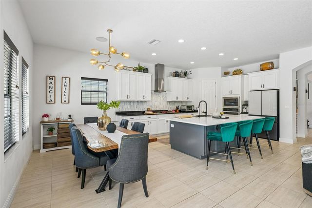 910 GRAND CRESTA AVENUE, Brandon, FL 33511