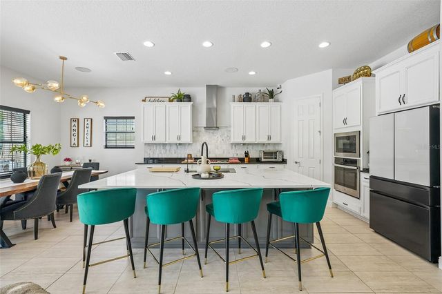 910 GRAND CRESTA AVENUE, Brandon, FL 33511