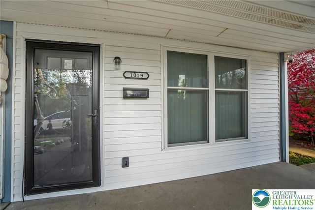 1019 Howertown Road, North Catasauqua Bor, PA 18032