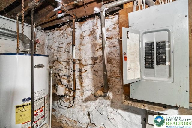 1019 Howertown Road, North Catasauqua Bor, PA 18032