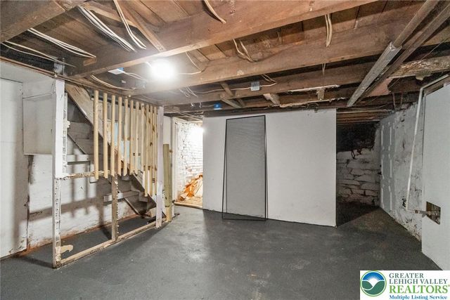 1019 Howertown Road, North Catasauqua Bor, PA 18032