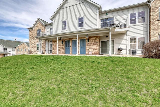 2720 Northview ROAD #38, Waukesha, WI 53188