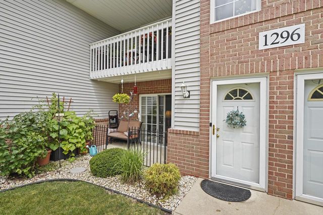 1296 Village Centre DRIVE #1, Kenosha, WI 53144