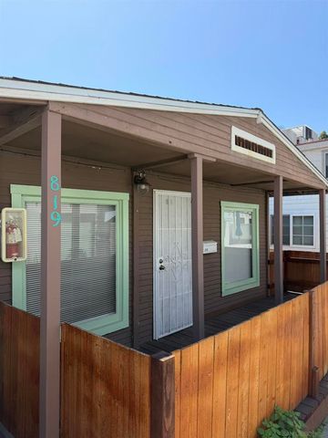 819 Seagirt Ct, San Diego, CA 92109