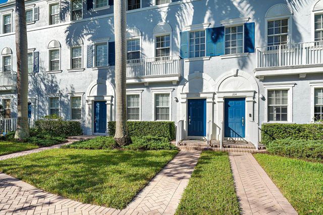 238 W Thatch Palm Circle, Jupiter, FL 33458