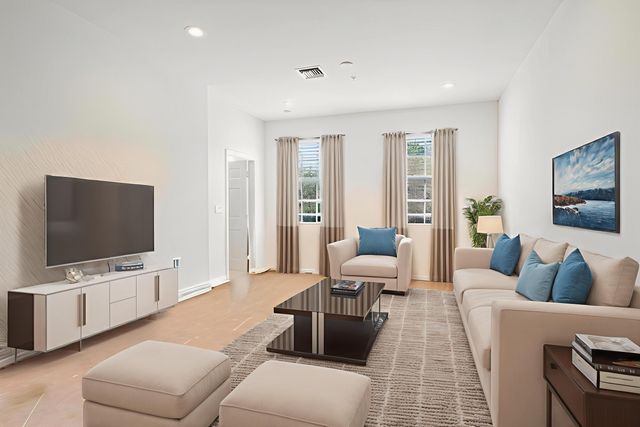 238 W Thatch Palm Circle, Jupiter, FL 33458